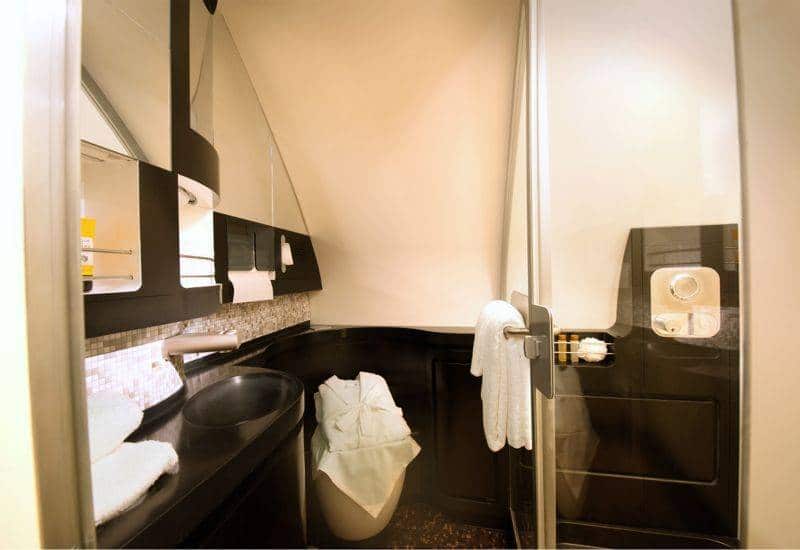 original_Etihad_A380-The_Residence_Bathroom