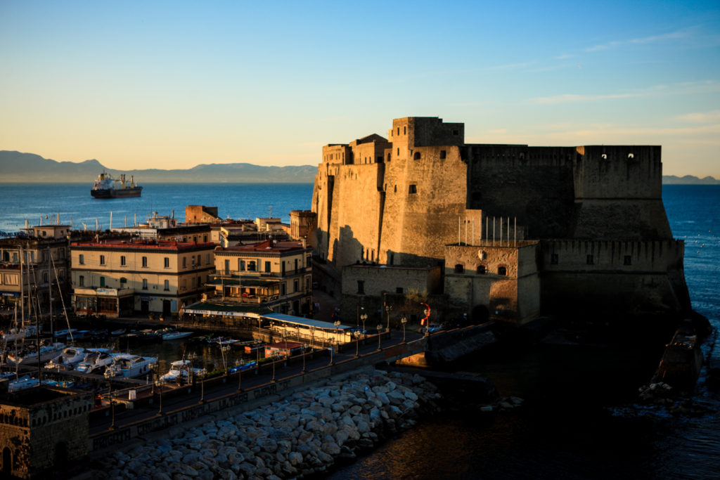 Путешествие по средневековым замкам Неаполя