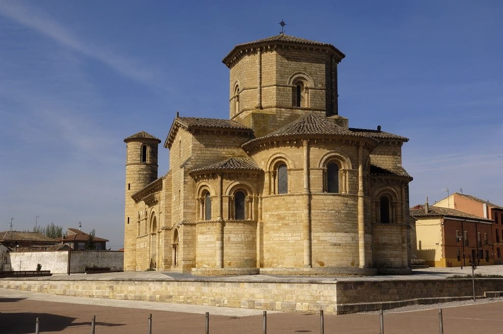 Романская церковь Сан-Мартин в городе Фромиста. Фото: Depositphotos
