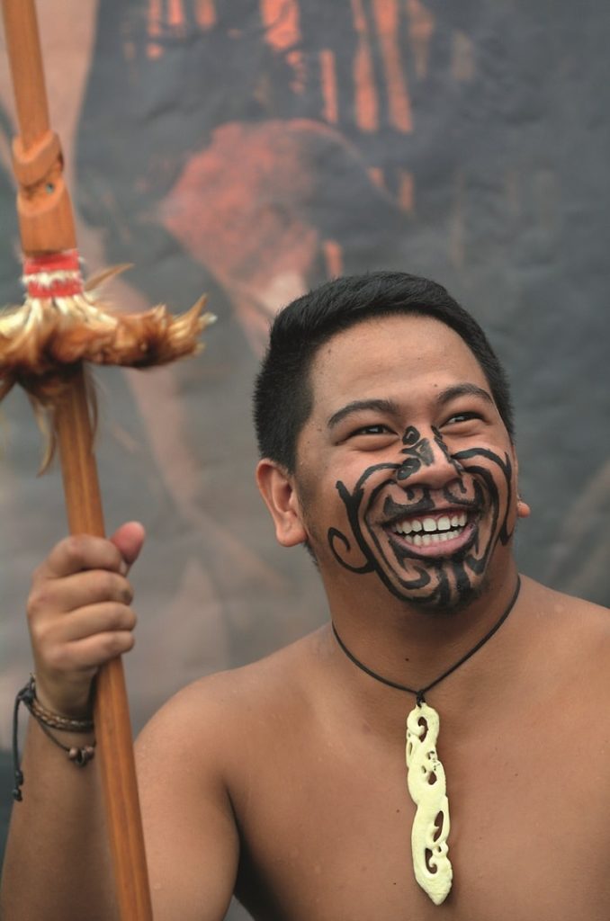 «Фольклорное шоу» маори – популярный туристический аттракцион. Фото: Depositphotos