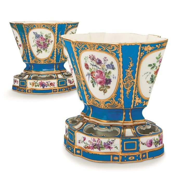 Парные вазы в форме четырехлистника. Севрская мануфактура. 1761 г.