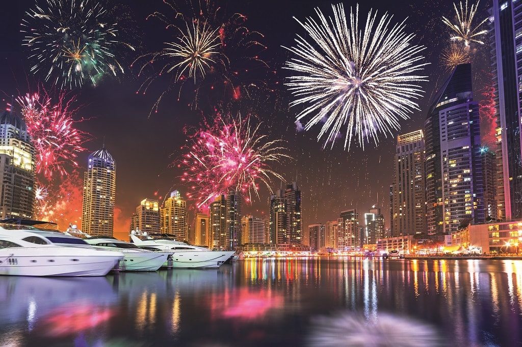 Новогодние фейерверки в Дубае. ФОТО: SHUTTERSTOCK.COM