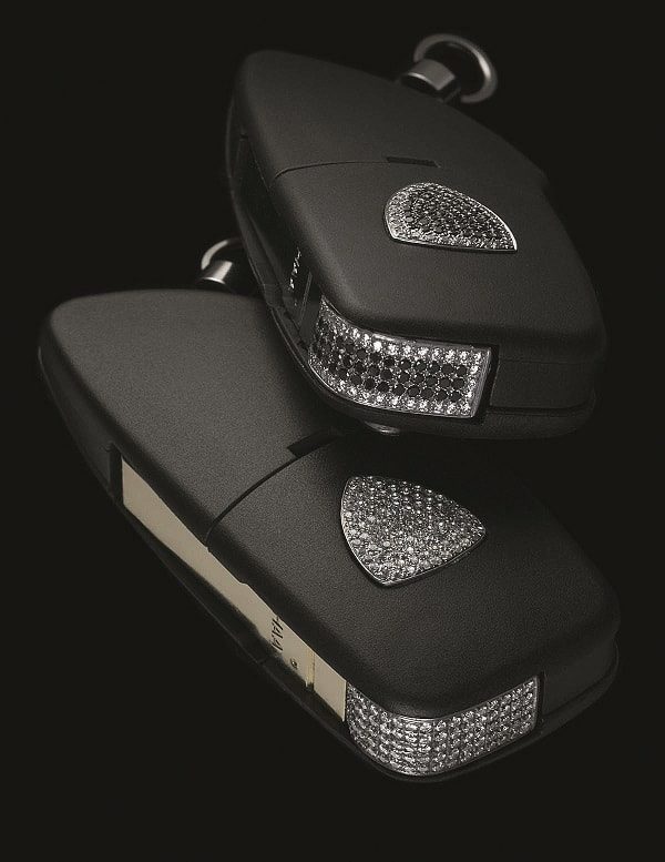 Ключница с бриллиантами для владельцев Lamborghini. ФОТО: LUXUOTHAILAND.COM