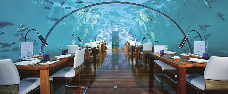 Первый подводный ресторан в мире Ithaa. ФОТО: TRAVELBEYOND.SE