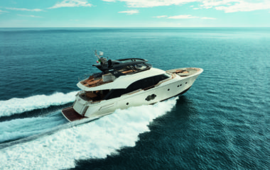 Среднеразмерные яхты с футуристичным дизайном