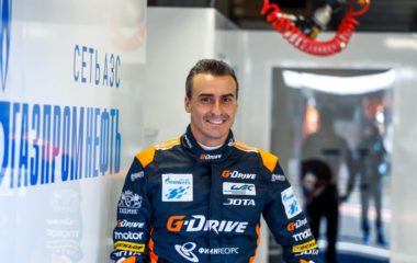 Автогонщик Роман Русинов