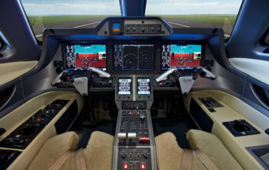 самолет Phenom 300