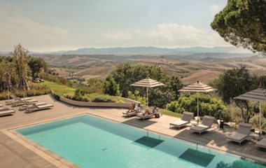 Открытый бассейн в спа-центре La Spa. ФОТО: ПРЕДОСТАВЛЕНО ПРЕСС-СЛУЖБОЙ