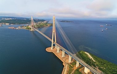 Владивосток напоминает Сан-Франциско, в том числе и своими вантовыми мостами. ФОТО: SHUTTERSTOCK.COM