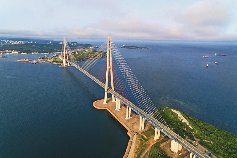 Владивосток напоминает Сан-Франциско, в том числе и своими вантовыми мостами. ФОТО: SHUTTERSTOCK.COM