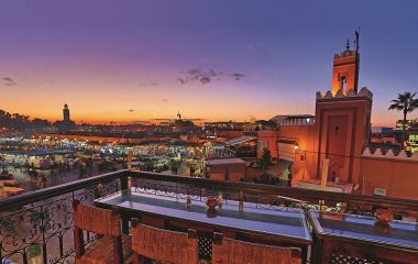 Вид на ночную площадь Джемаа-эль-Фна. ФОТО: DEPOSITPHOTOS.COM