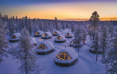 Лапландия, Иглу для охотников за северным сиянием. ФОТО: NELLIM.FI
